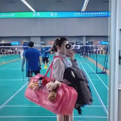 黄语娜
